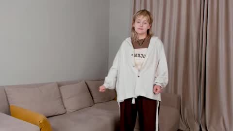 Mila online show from October 22, 6:57 pm