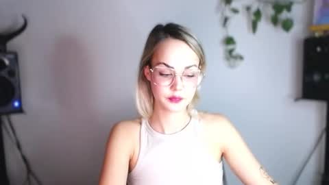 Lexie online show from February 24, 10:03 pm