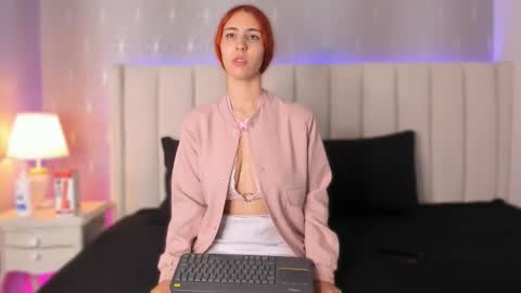 lexiee__ online show from November 3, 11:47 am
