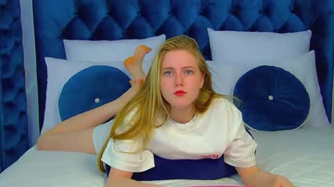 Lexi online show from October 3, 6:18 am