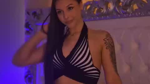 LexyBanks online show from February 5, 9:01 am
