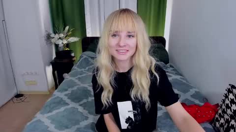 Leyla Dean online show from May 14, 6:30 am