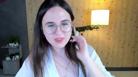 leylamirage online show from February 2, 9:30 am