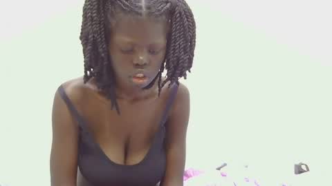 laylani69 online show from July 5, 7:25 am