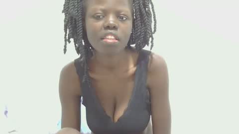 laylani69 online show from June 22, 11:29 am