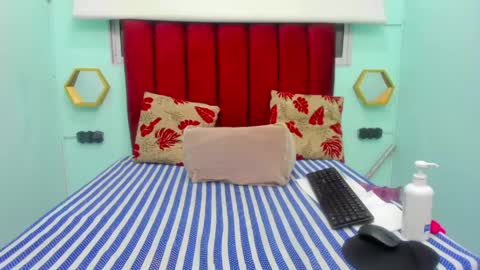 lia_cherryx online show from May 23, 12:09 am