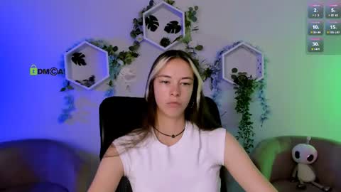 lia_dream_ online show from July 3, 8:42 am