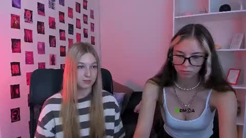 lia_dream_ online show from August 4, 9:15 am