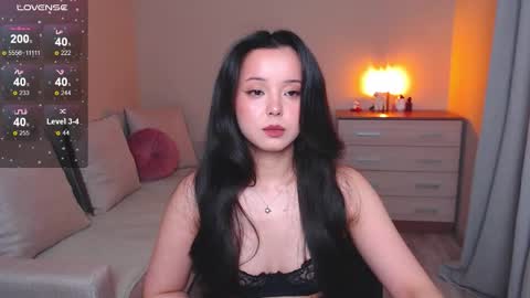 L I A online show from December 19, 5:49 pm