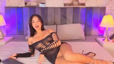 Snapshot of lia_hilton_ chatting on October 11, 1:25 pm liahilton online show from October 11, 1:25 pm
