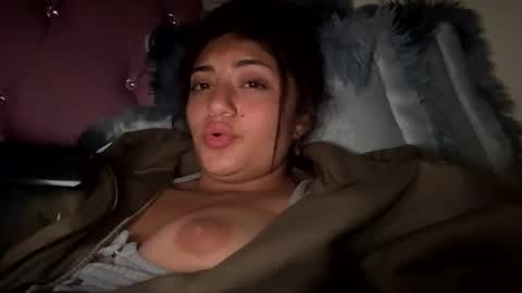 Snapshot of lia_keen chatting on October 12, 10:45 pm lia online show from October 12, 10:45 pm