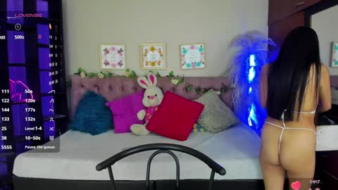 Snapshot of lia_keen chatting on January 29, 8:35 pm lia online show from January 29, 8:35 pm