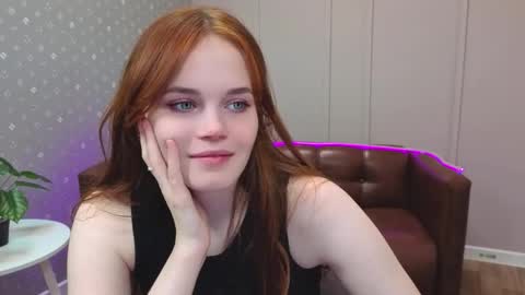 Lia online show from December 17, 9:13 am