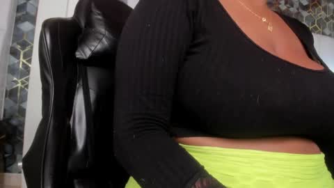 lia_mariana online show from April 15, 6:03 am