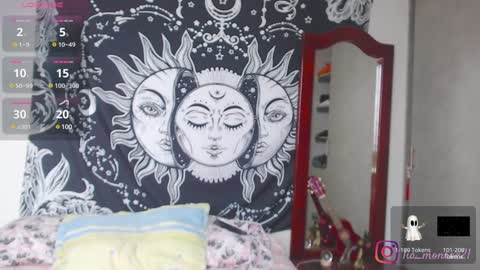 Snapshot of lia_monroe chatting on January 3, 3:55 pm Lia Monroe online show from January 3, 3:55 pm