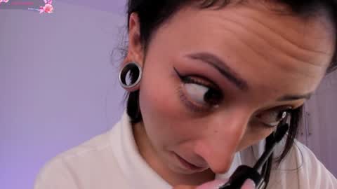 Little Queen Lia  online show from February 6, 10:10 pm