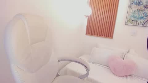 Lia online show from December 17, 4:05 am