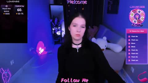 Snapshot of lia_xxgirl chatting on December 15, 7:35 am Lia online show from December 15, 7:35 am
