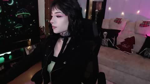 Liaa  online show from December 14, 1:00 am