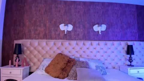 liaa turner  online show from September 15, 10:39 pm