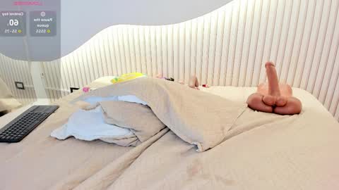 liaguzman online show from April 10, 3:56 am