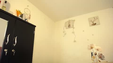 liahdiaz_ online show from July 14, 2:00 pm
