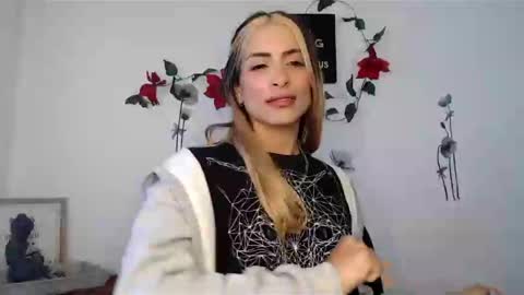 Lia Miller online show from December 20, 12:16 pm