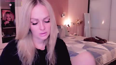 Snapshot of libby_nora chatting on October 6, 9:15 am Libby online show from October 6, 9:15 am