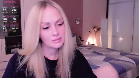 Snapshot of libby_nora chatting on October 15, 11:02 am Libby online show from October 15, 11:02 am