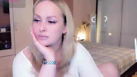 Libby online show from November 19, 10:15 am