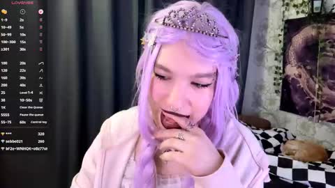 Snapshot of libbynading chatting on October 21, 8:24 pm Lola online show from October 21, 8:24 pm
