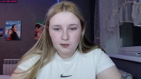 Snapshot of light_lunaa chatting on October 25, 12:57 pm light_lunaa online show from October 25, 12:57 pm