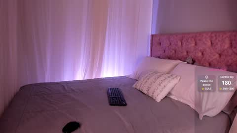 Snapshot of liia_sweett chatting on January 30, 2:15 pm Lia Sweet online show from January 30, 2:15 pm
