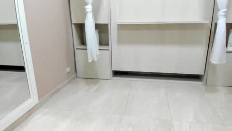         online show from November 10, 11:38 am