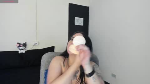 Snapshot of liily_moore chatting on September 27, 7:26 am Lily Moore online show from September 27, 7:26 am