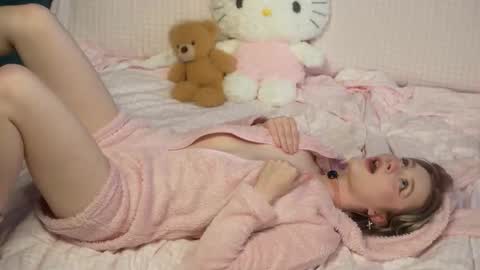 Snapshot of lil_tweety chatting on October 15, 1:08 am Rina  online show from October 15, 1:08 am