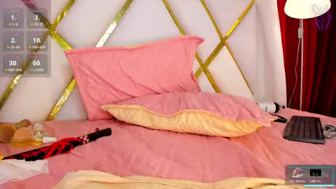 lila_pinky_ online show from April 27, 2:14 pm