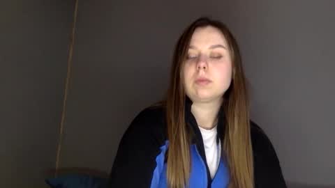 Snapshot of lilae37yis chatting on October 20, 5:16 pm Lily online show from October 20, 5:16 pm