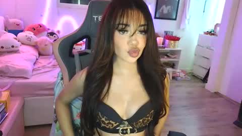 lilbina online show from January 12, 4:51 am