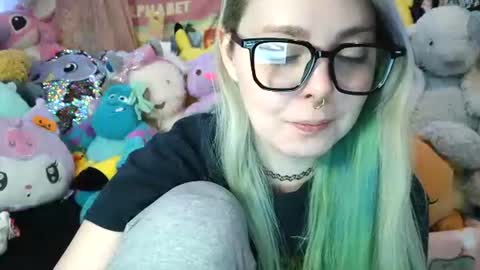 Snapshot of lilemmy1999 chatting on January 6, 7:24 pm emily ryanson online show from January 6, 7:24 pm