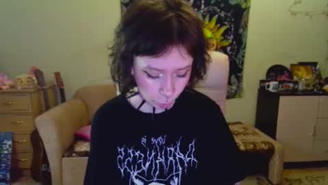 Lil online show from December 5, 10:44 am