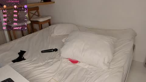 Lilith Nickol online show from November 19, 5:13 pm