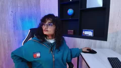 lili_clan online show from October 1, 2:33 pm