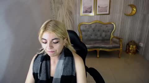 Lili online show from March 1, 3:10 am