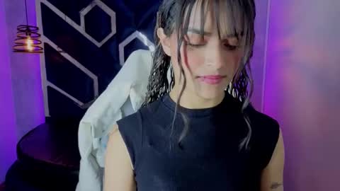 lili_evanss online show from November 25, 12:40 pm