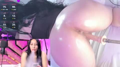 Snapshot of lili_monn chatting on September 24, 1:21 pm Lili online show from September 24, 1:21 pm