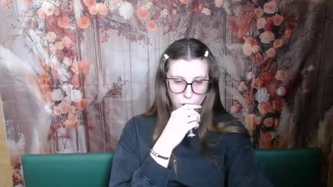 lilianashine online show from March 4, 7:26 am