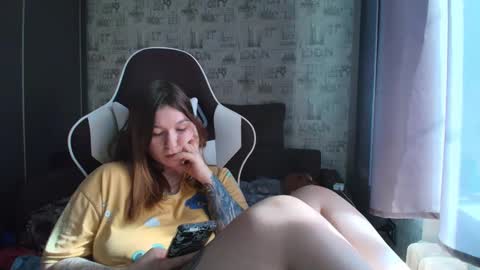 liliawoolf online show from April 18, 6:27 am