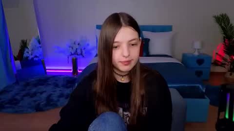 Lili Bakery online show from April 24, 3:42 am