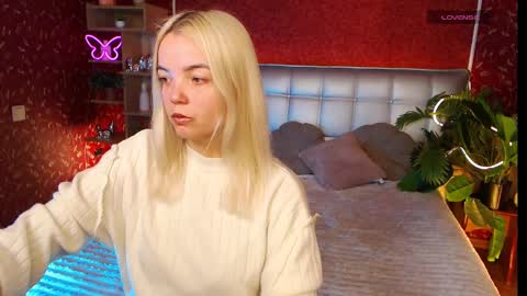 Lilie online show from February 2, 7:14 pm